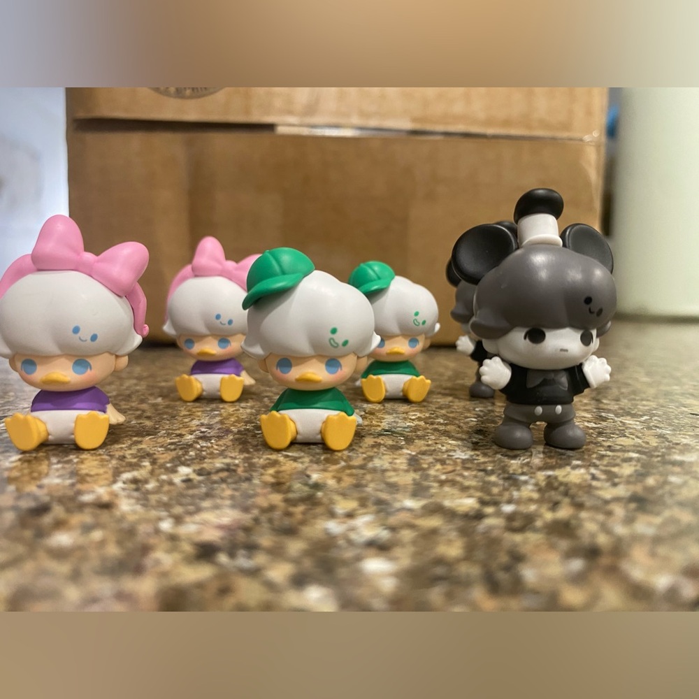 POP BEAN DIMOO WORLD X DISNEY